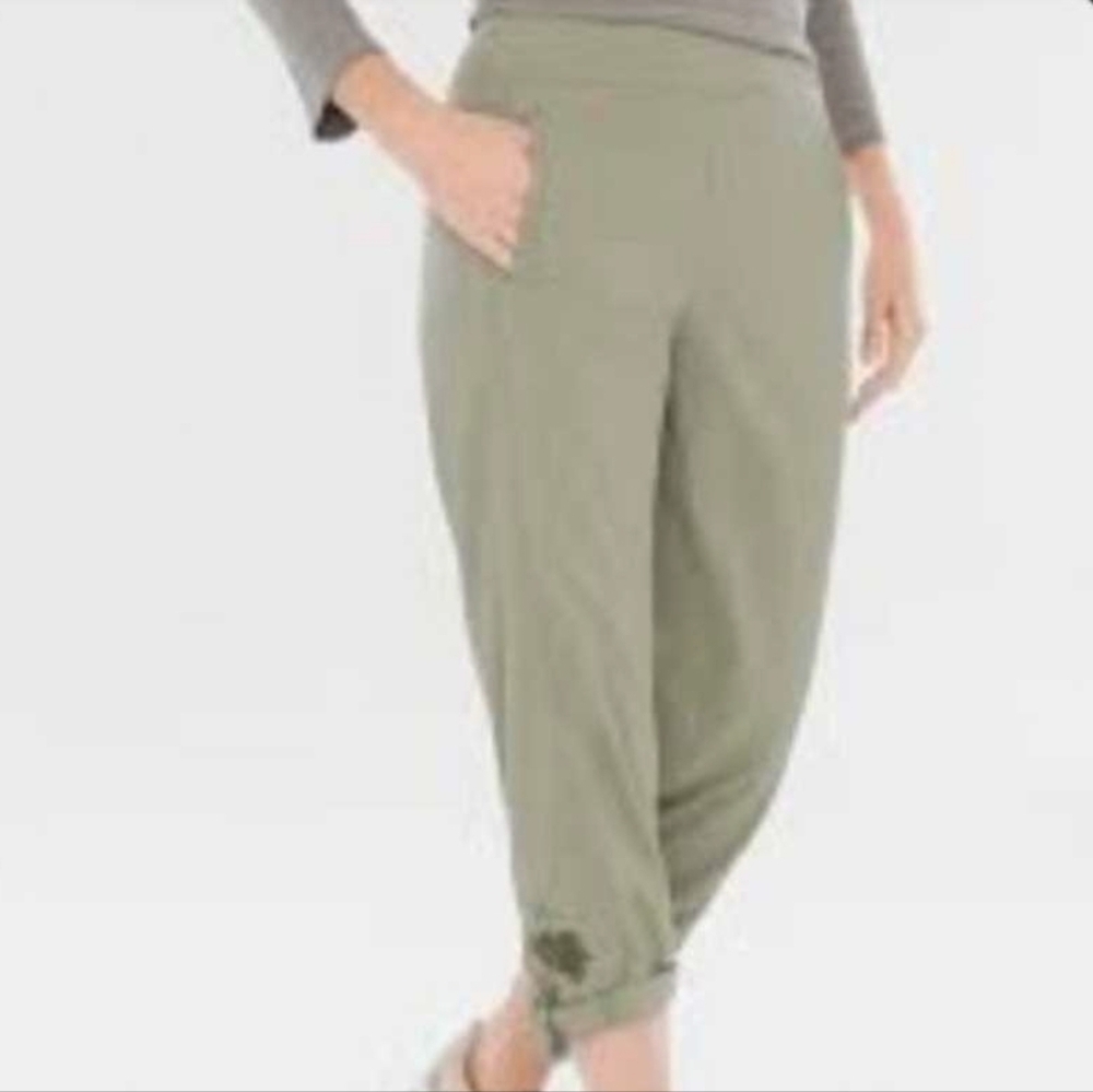 Chico's Zenergy Neema Olive Green Crop Pants With Floral Embroidery NWT Sz 12(2)
